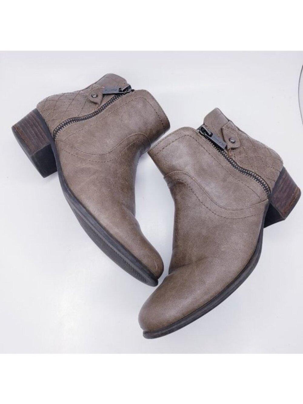Unisa Unpatsie Brown Faux Leather Zip Up Ankle Booties Women's Size 7.5 - Picture 8 of 13